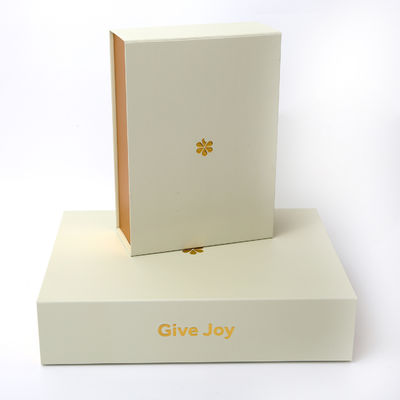 kopen Van de de Giftdoos van PDF de Vouwbare Magnetische Gouden Folie Logo Garment Shoes Packaging online manufacture